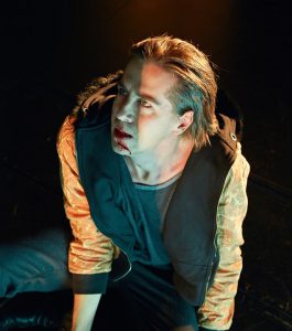 Demoner inne og ute