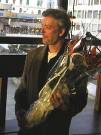 Blomster for Saraste i Oslo, foto: Kulturspeilet