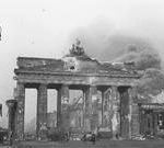Brandenburger Tor i 1945