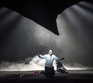 Mørkt, dystert og stilisert, foto: Erik Berg