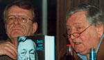 Rolv Wesenlund svinger sverdet sammen med Øyvind Thorsen, foto: Kulturspeilet/Kjell Moe