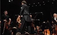 Dette orkesteret får det virkelig til!! Konsertmester Elise Båtnes og Eivind Aadland