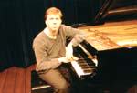 'Jeg følte det slik at skulle jeg spille disse stykkene måtte jeg gjøre det som ung', sier Leif Ove Andsnes (foto: Kulturspeilet/Kjell Moe)