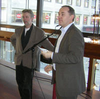 Morten Walderhaug presenterer Jukka-Pekka Saraste i dag
