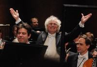 Simon Rattle og Berlin-filharmonikerne på en av konsertene på operaen i Bjørvika, foto: Kulturspeilet