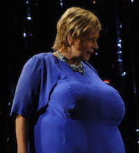 Anne Krigsvoll som blåtrollet Erna Solberg i Peer Gynt, foto: Kulturspeilet