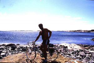Sykling på Koster, her helt på sørspissen av Syd-Koster, foto: Kulturspeilet