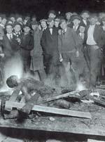 Ung svart mann lynsjes av en hvit mobb Omaha USA 1919