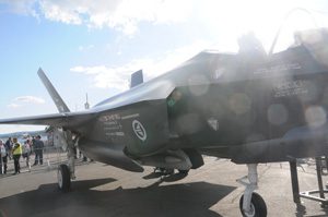 F-35 på Rådhusplassen i Oslo, foto: Kulturspeilet