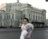 Anna Netrebko foran Mariinsky-teatret