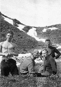 Haakon Lie, Martin Tranmæl og Einar Gerhardsen på fjelltur