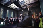 Trappa i dagens oppsetning av La traviata, ikke fullt så enkelt som det virker fra salen, foto: Erik Berg Stephen Gadd