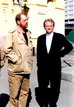 Bjørn Simensen med sjefsregissør Stein Winge foran Vestbanen